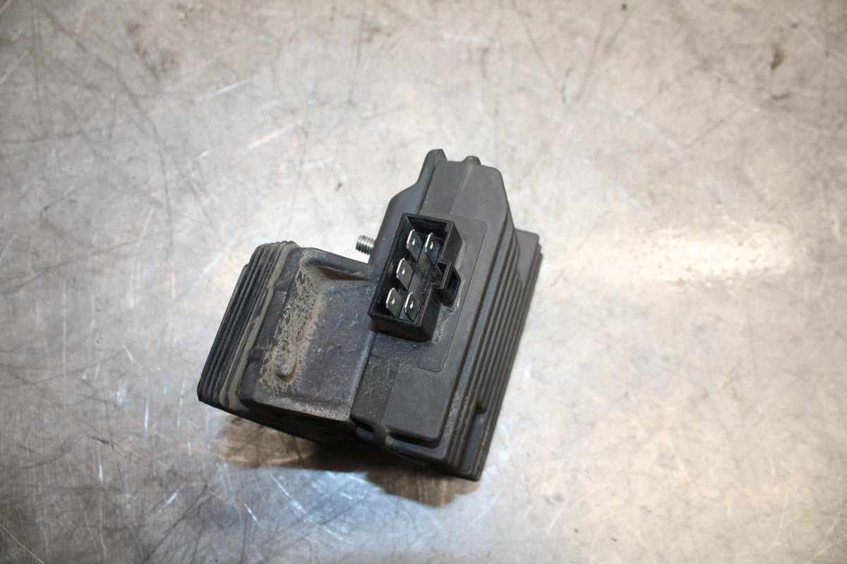 2015 Yamaha YZF R3 RECTIFIER VOLTAGE REGULATOR 1WD-H1960-00-00 BB526