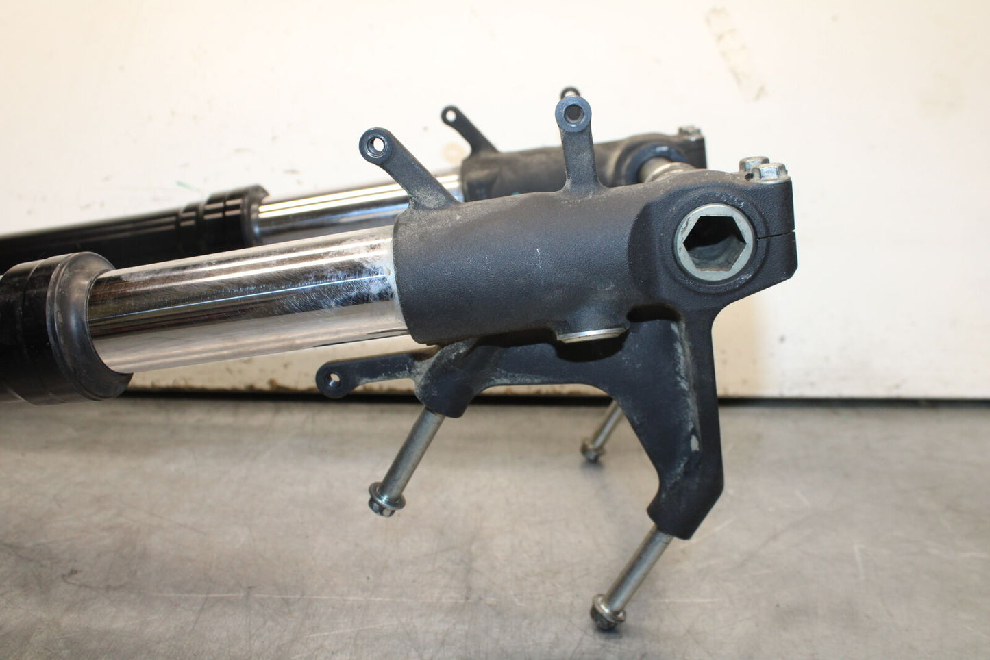 08-10 SUZUKI GSXR 600 COMPLETE FRONT END FORKS SUSPENSION TRIPLE TREE BB00