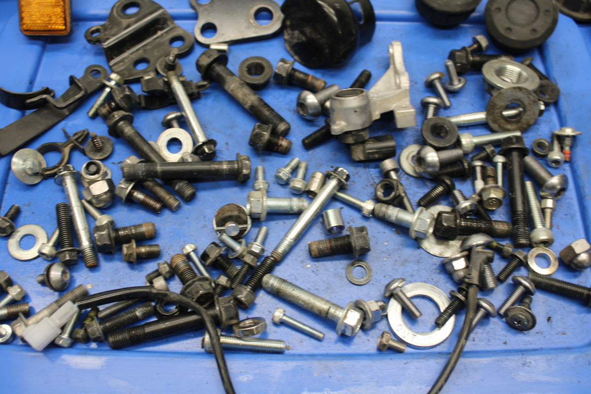 17-24 YAMAHA BOLT XVS950 MOUNTING BOLTS HARDWARE MOTOR SCREWS BB729