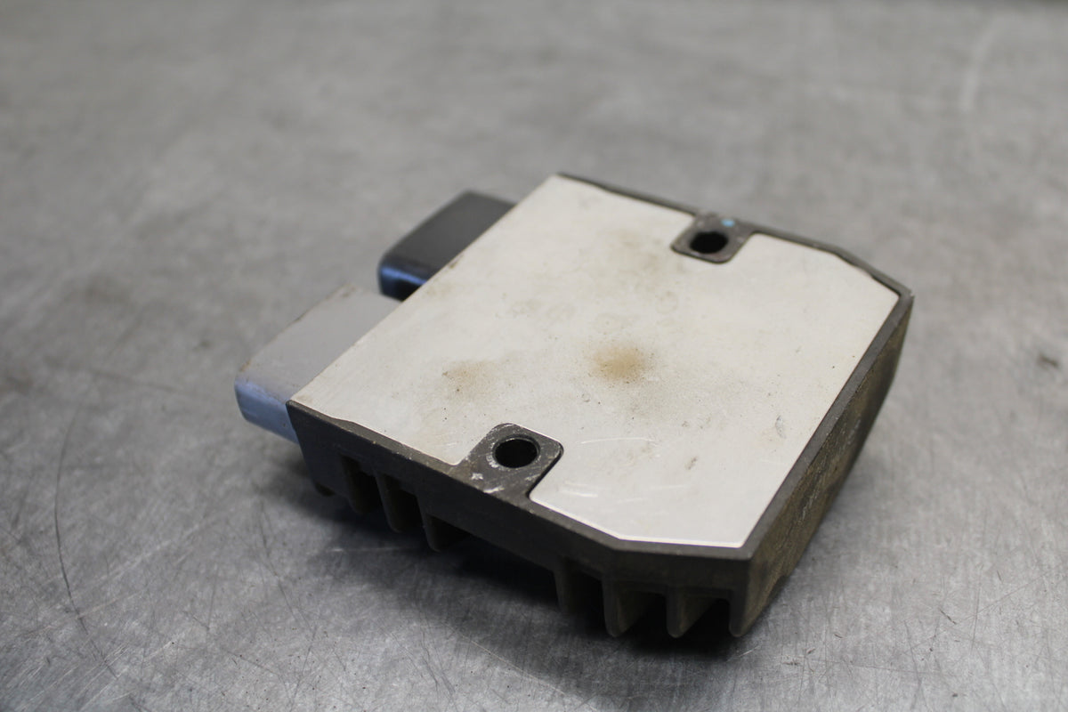 07-08 YAMAHA YZF R1 RECTIFIER VOLTAGE REGULATOR BB724