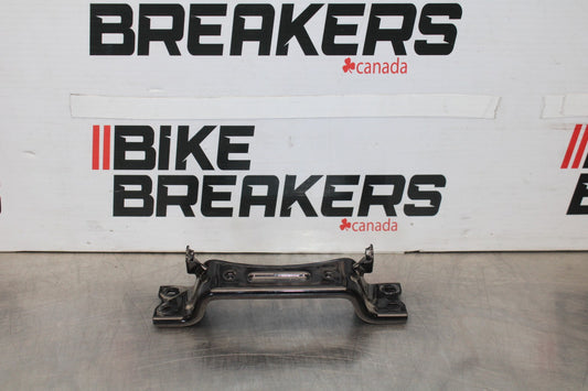 24-25 KAWASAKI NINJA 500 ABS GAS TANK FUEL PETROL RESERVOIR BRACKET MOUNT  BB899