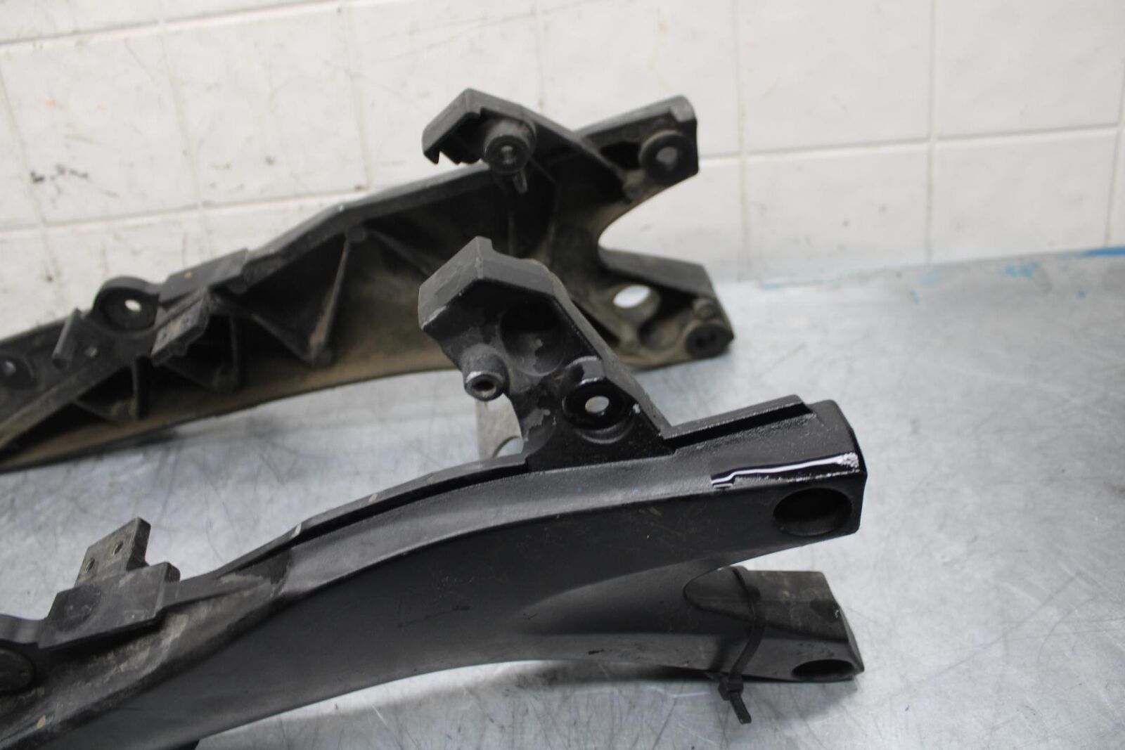 06-07 SUZUKI GSXR 600 REAR SUBFRAME BACK SUB FRAME BB499