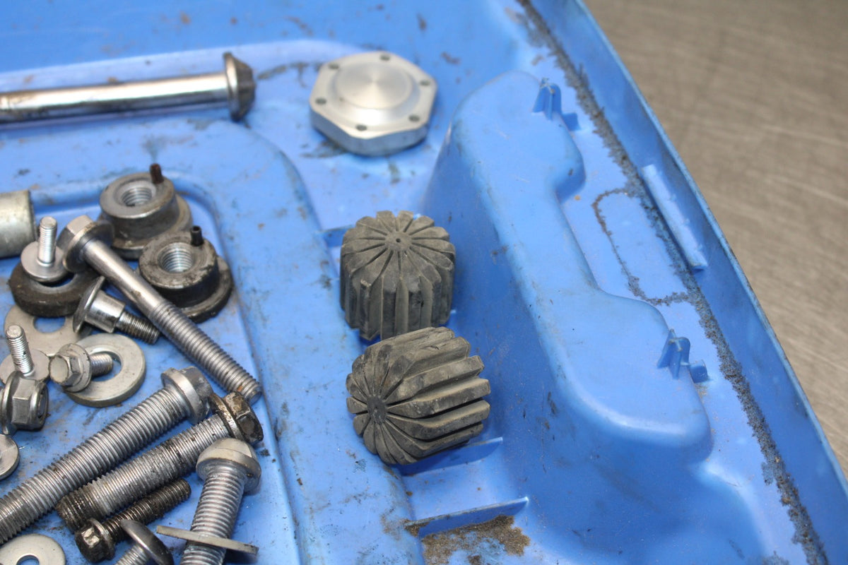 15 TRIUMPH TIGER 800 MOUNTING BOLTS HARDWARE SCREWS BB873
