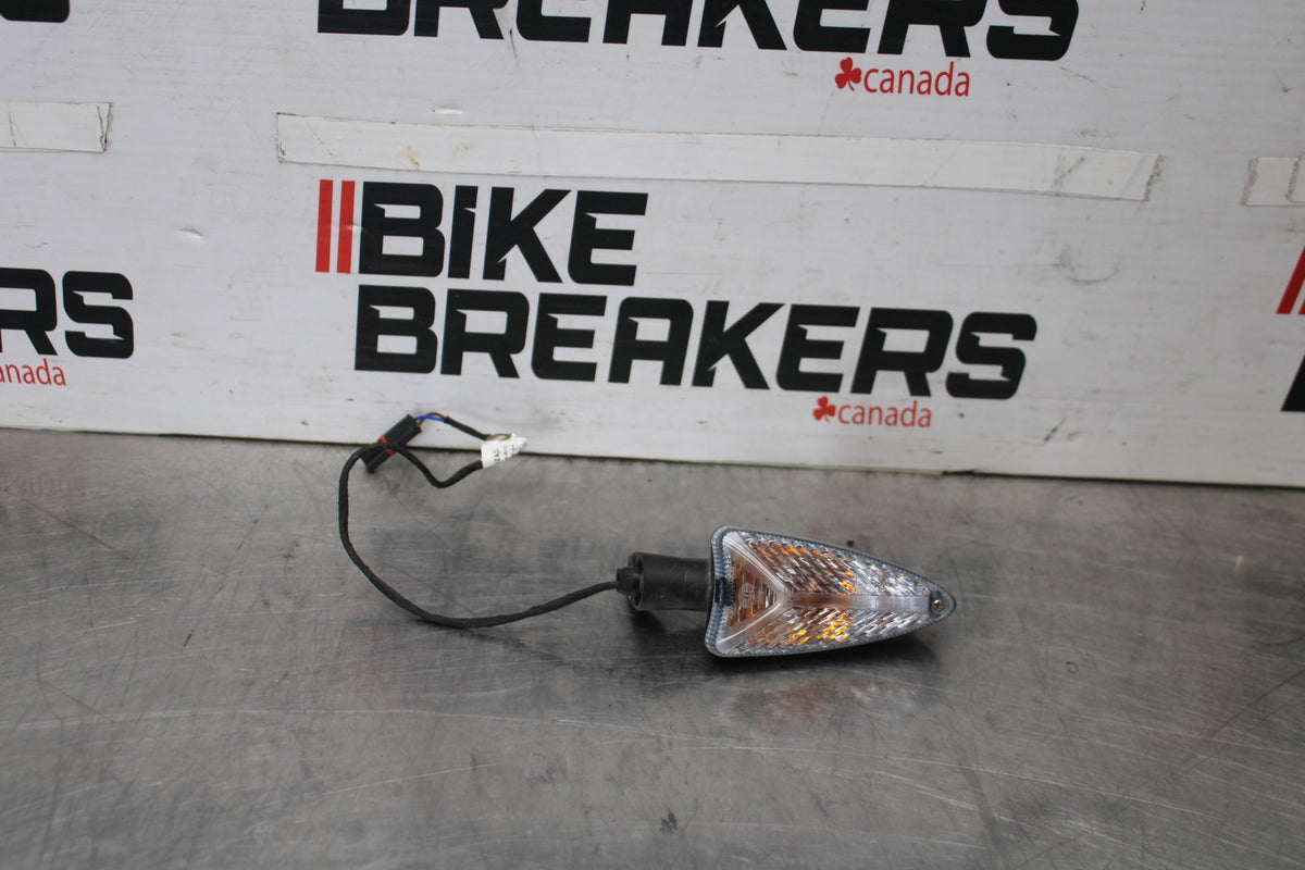 20-23 BMW F900R RIGHT FRONT TURN SIGNAL LIGHT INDICATOR BB923