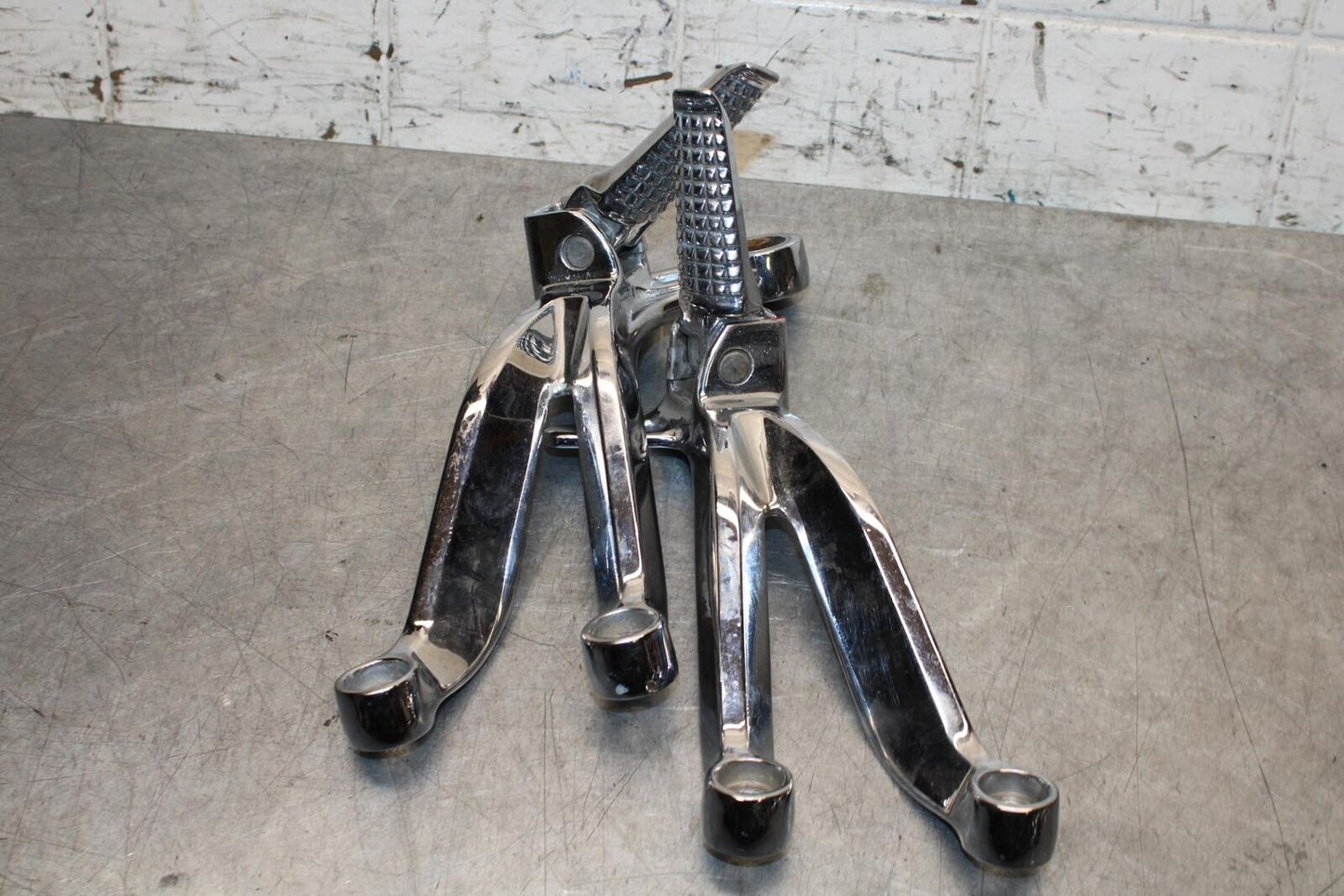 2001 Suzuki GSXR750 RIGHT LEFT REARSETS REAR  FOOT PEGS  BB553