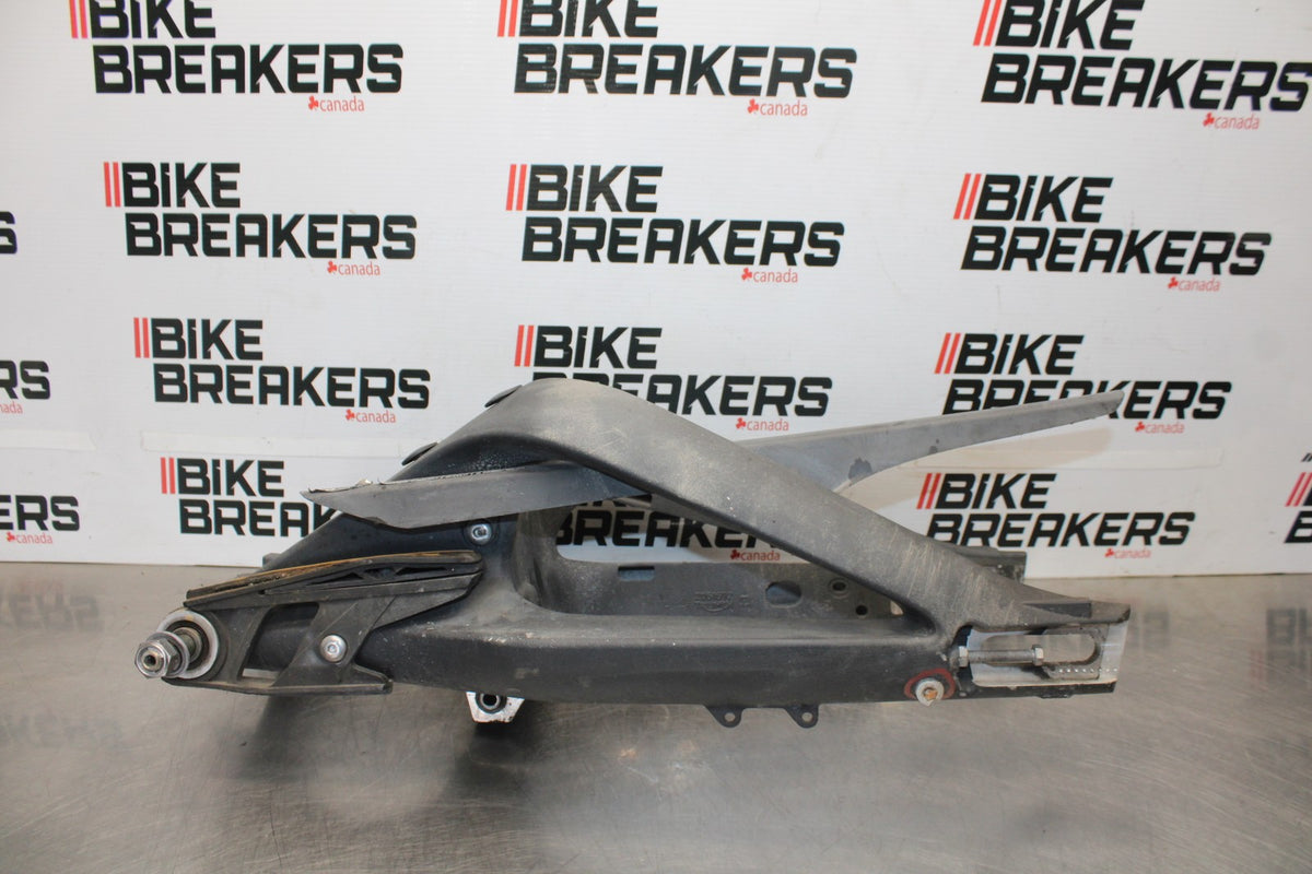 12 TRIUMPH STREET TRIPLE R REAR SWINGARM BACK SUSPENSION SWING ARM BB914