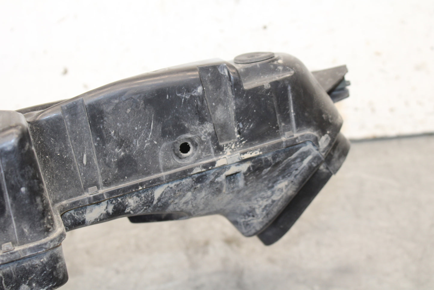 06-07 SUZUKI GSXR 600 LEFT RAM AIR INTAKE DUCT TUBE BB694