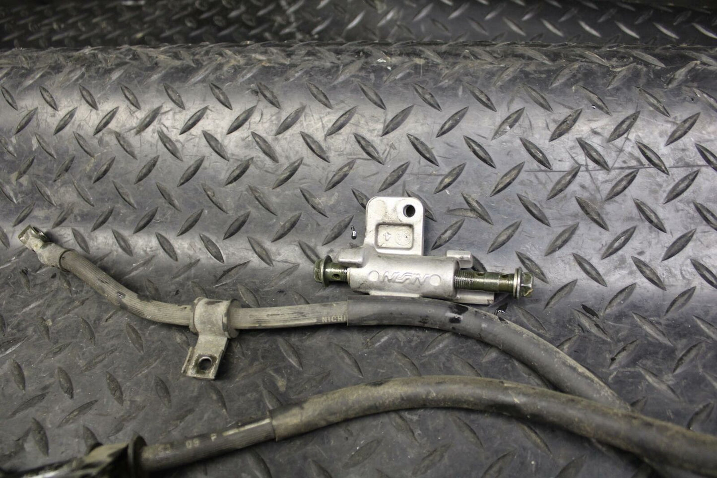 05-06 SUZUKI KATANA 750 GSX750F FRONT BRAKE CALIPER HOSES LINES bb166