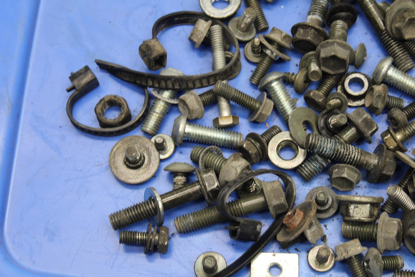 1995 Suzuki RF600R MISCELLANEOUS MOUNTING BOLTS HARDWARE MOTOR  BB615