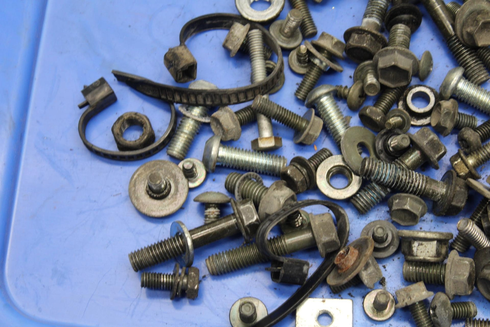 1995 Suzuki RF600R MISCELLANEOUS MOUNTING BOLTS HARDWARE MOTOR  BB615