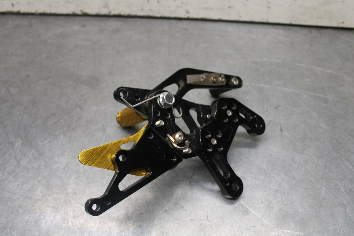 09-14 YAMAHA YZF R1 AFTERMARKET RIGHT REARSET REAR SET FOOT PEG REST STOP BB696