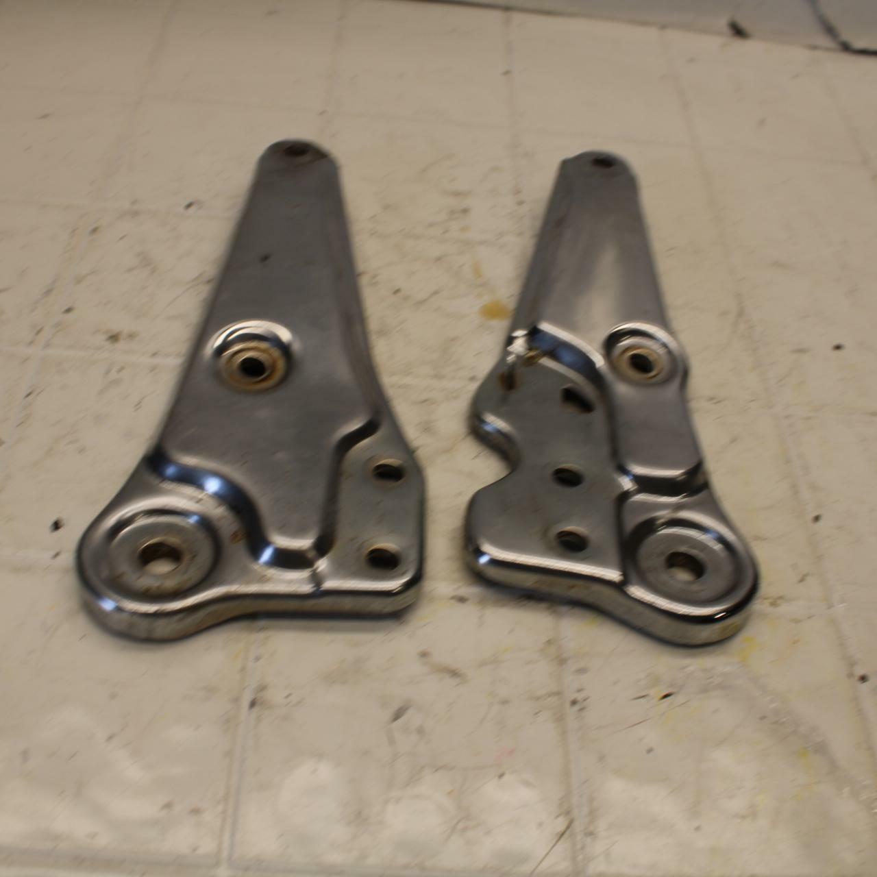 80-83 SUZUKI GS750E RIGHT LEFT FRAME COVERS BB19