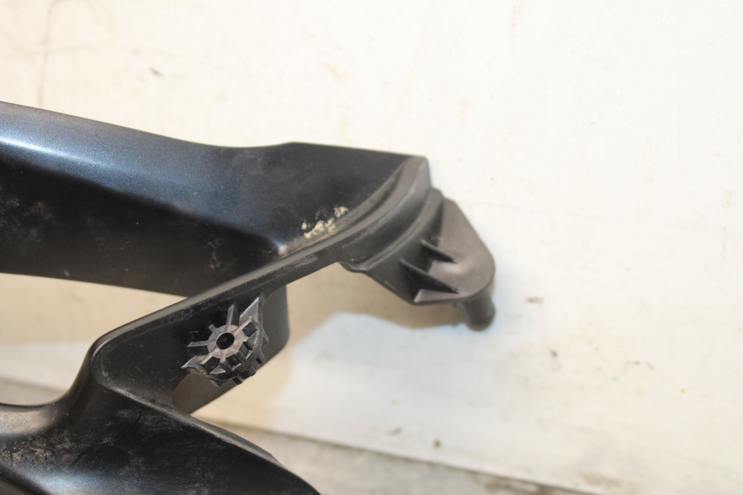 09 SUZUKI GSXR600 FRONT CENTER COWL FAIRING BB759