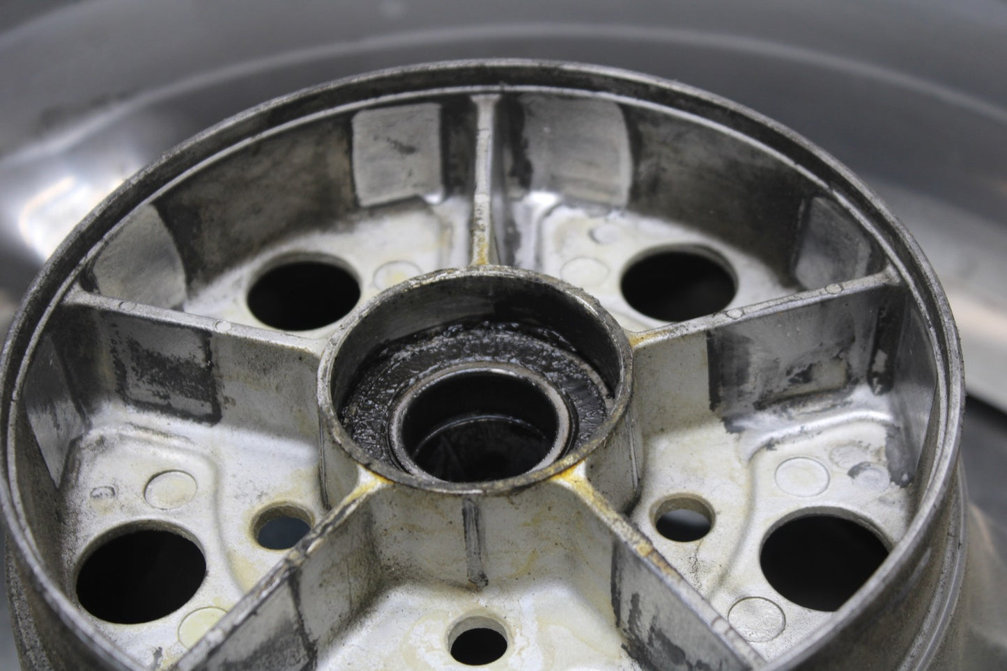 07 SUZUKI GSXR1000 REAR WHEEL BACK RIM & ROTOR BRAKE DISC BB770
