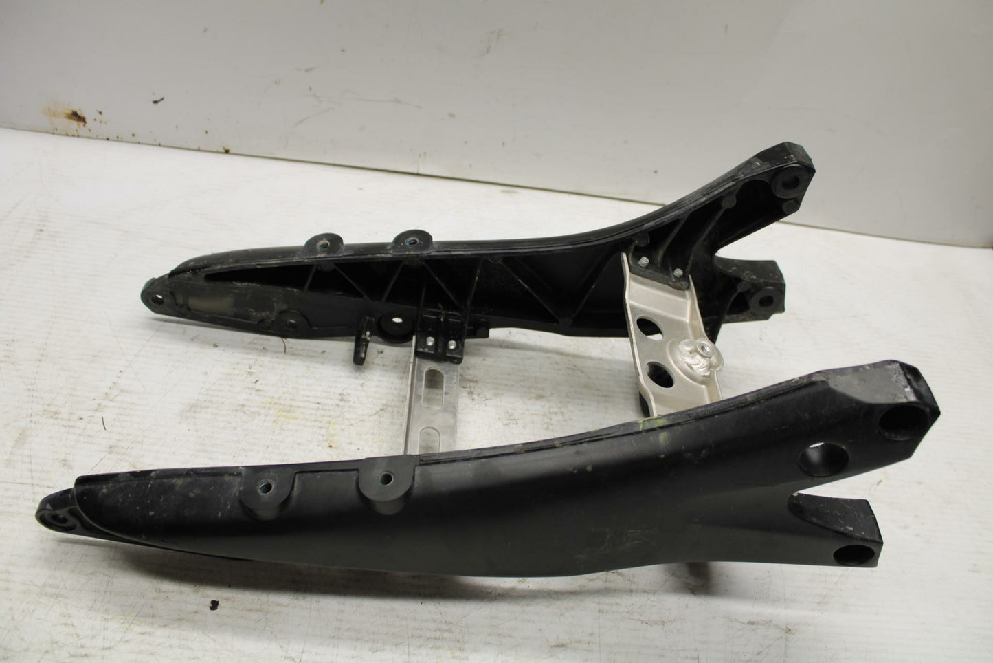 06-07 SUZUKI GSXR600 REAR SUBFRAME BACK SUB FRAME BB289