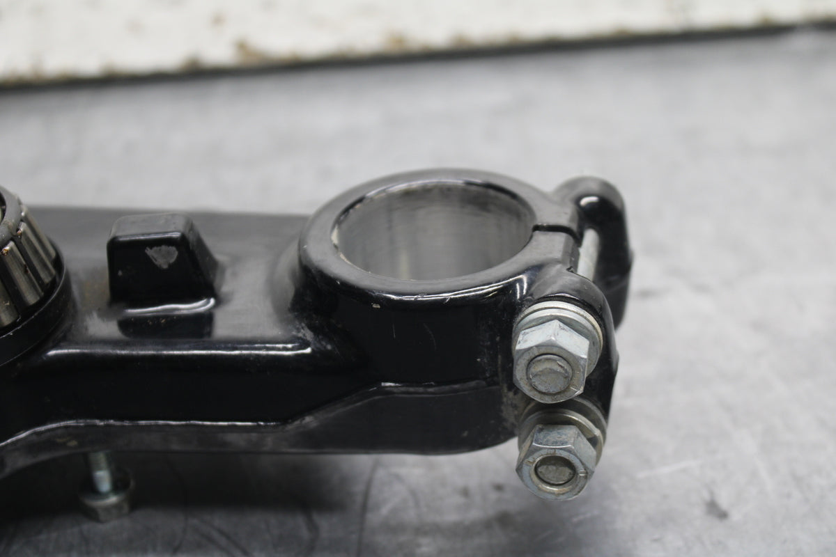 82-83 YAMAHA IT175 FRONT FORKS CLAMP LOWER TRIPLE TREE STEM BB108