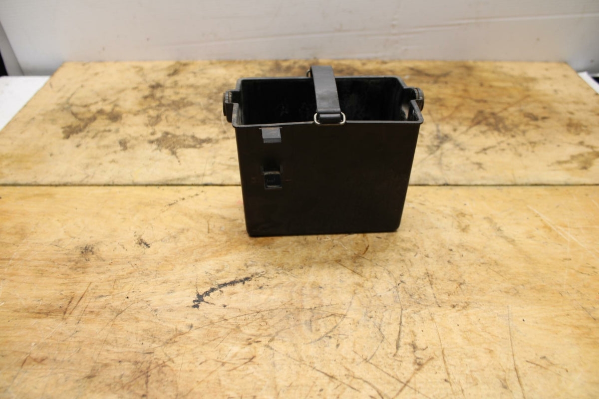 91-93 YAMAHA FZR1000 BATTERY TRAY PLASTIC BB339