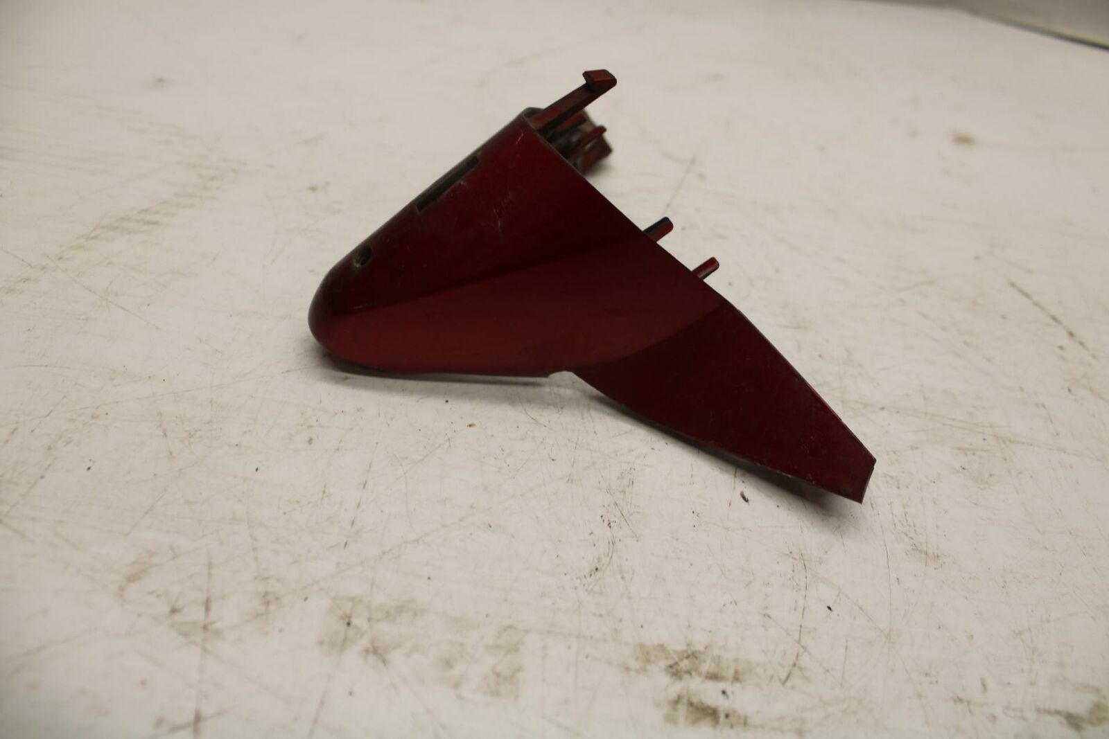 07 YAMAHA YZF R6 2c0 REAR  BRAKE LIGHT TRIM  BB284