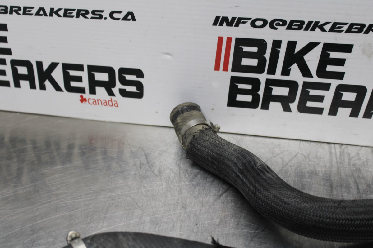 08-10 SUZUKI GSXR 600 RADIATOR HOSES ENGINE COOLANT WATER PIPES HOSE BB765