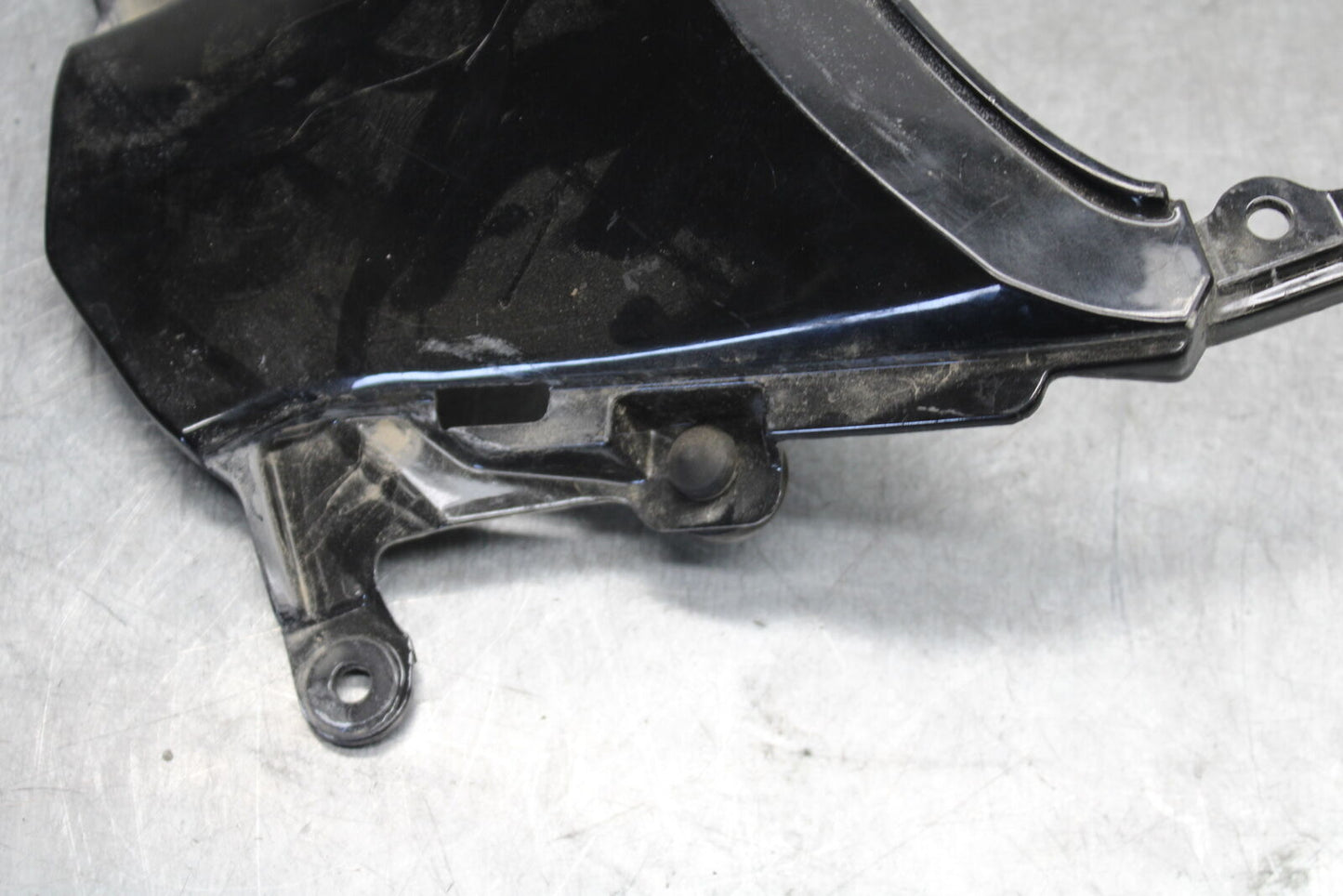 08-10 SUZUKI GSXR750 CENTER REAR BACK TAIL FAIRING COWL BB476