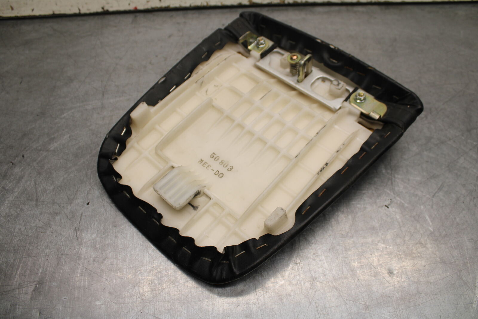 05-06 HONDA CBR600RR REAR BACK PASSENGER TANDEM SEAT PAD SADDLE PILLION BB727