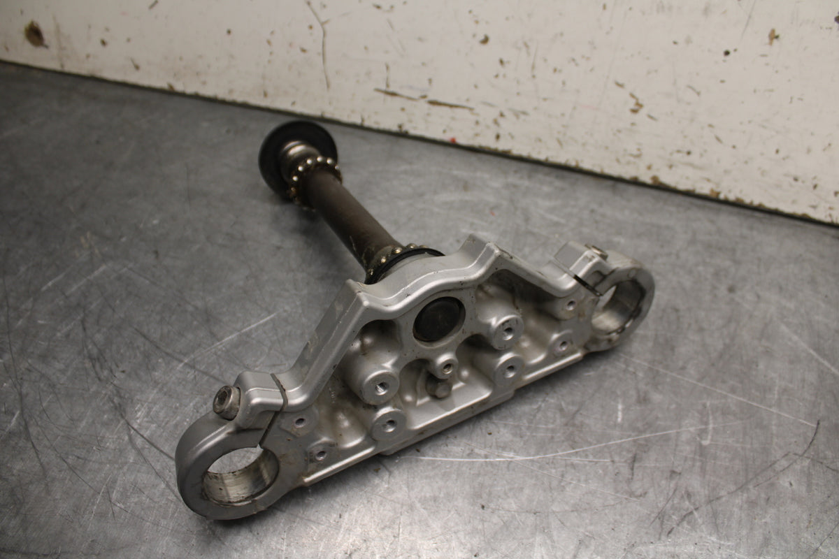 14-16 TRIUMPH AMERICA LT FRONT FORKS CLAMP LOWER TRIPLE TREE STEM BB720