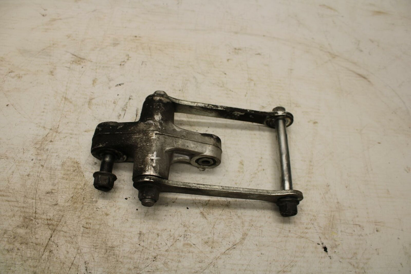 05-09 SUZUKI BOULEVARD C90 REAR BACK SHOCK LINK BB357