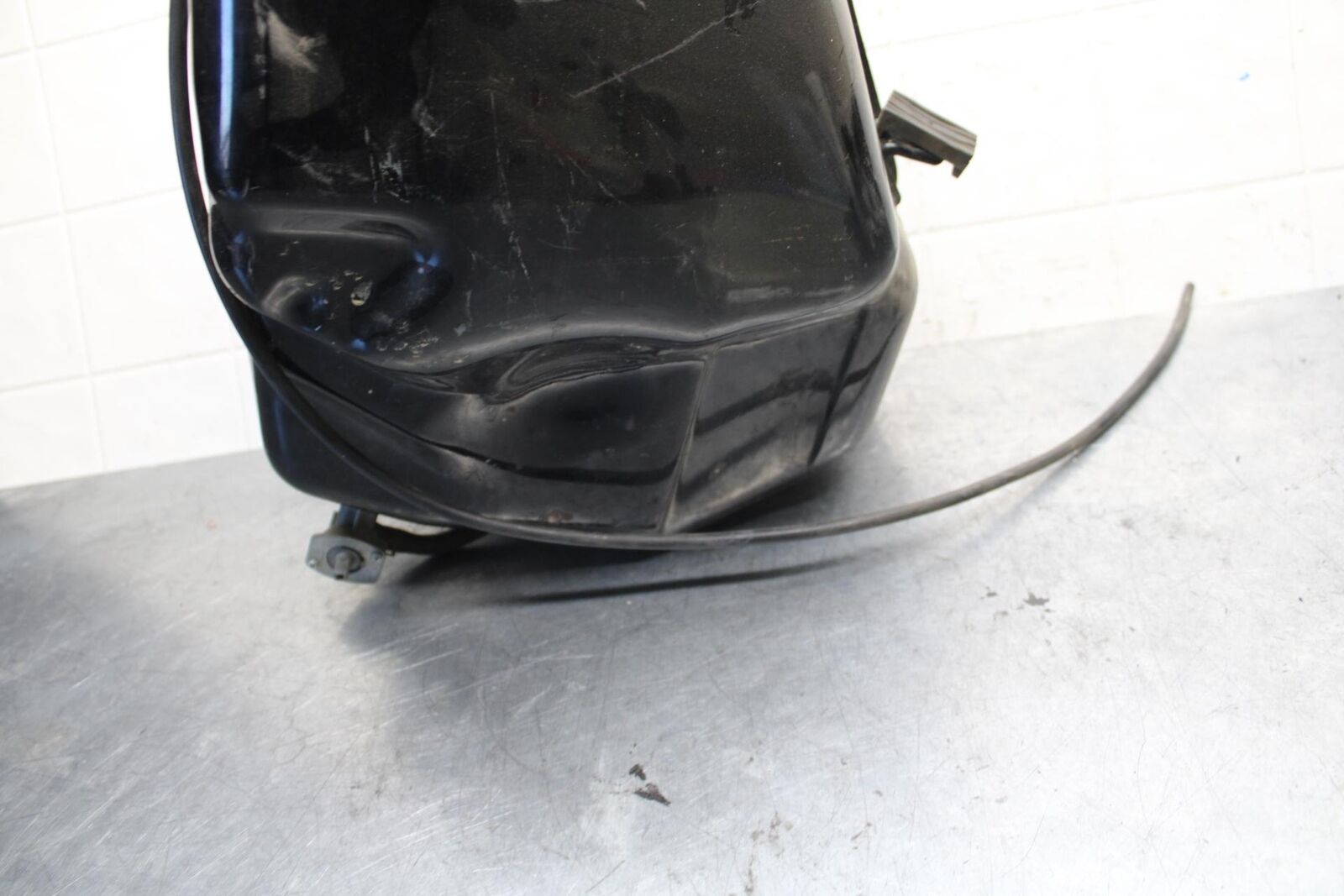 89-90 YAMAHA FZR600 GAS TANK FUEL CELL PETROL RESERVOIR 3HE-24110-10-00 BB76