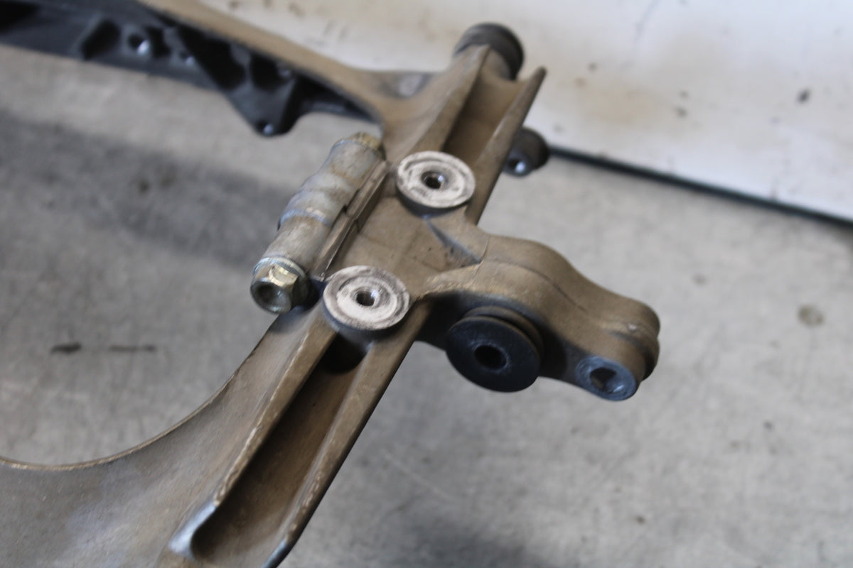 03-04 HONDA CBR600RR REAR SUBFRAME BACK SUB FRAME 50200-MEE-000 BB661