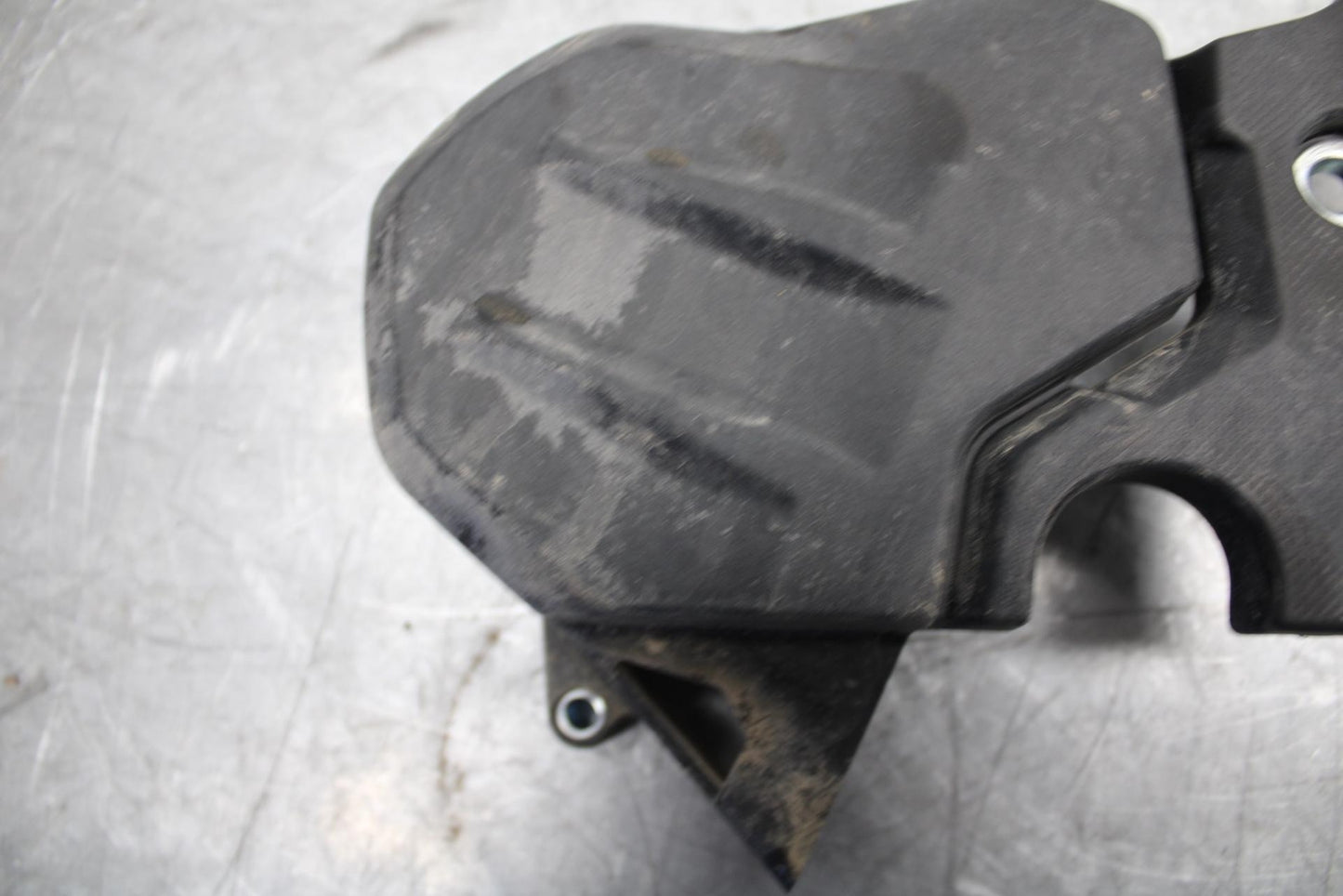 18 KAWASAKI Z 400 ENGINE SPROCKET COVER BB469