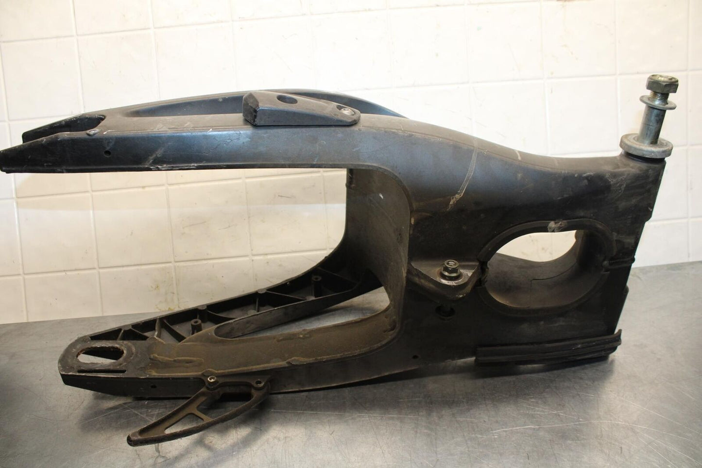 05 YAMAHA YZF R6S REAR SWINGARM BACK SUSPENSION SWING ARM BB600