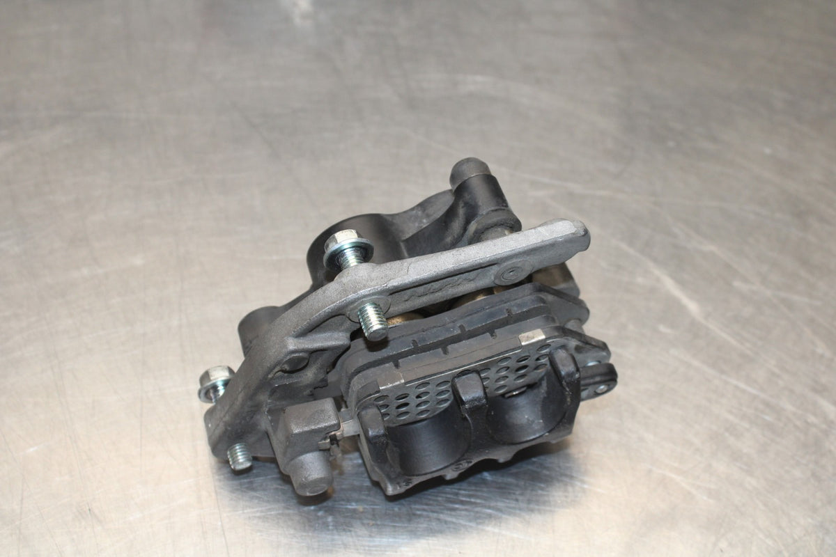 15 SUZUKI GW250F LEFT FRONT BRAKE CALIPER BB789