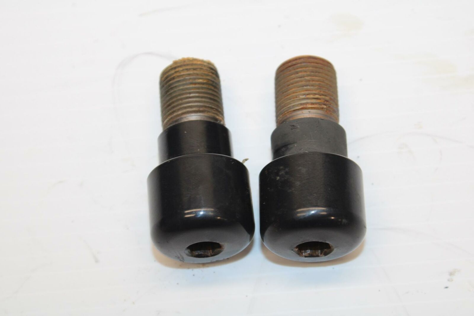 05 YAMAHA YZF R6S HANDLEBAR END CAPS WEIGHTS  BB234