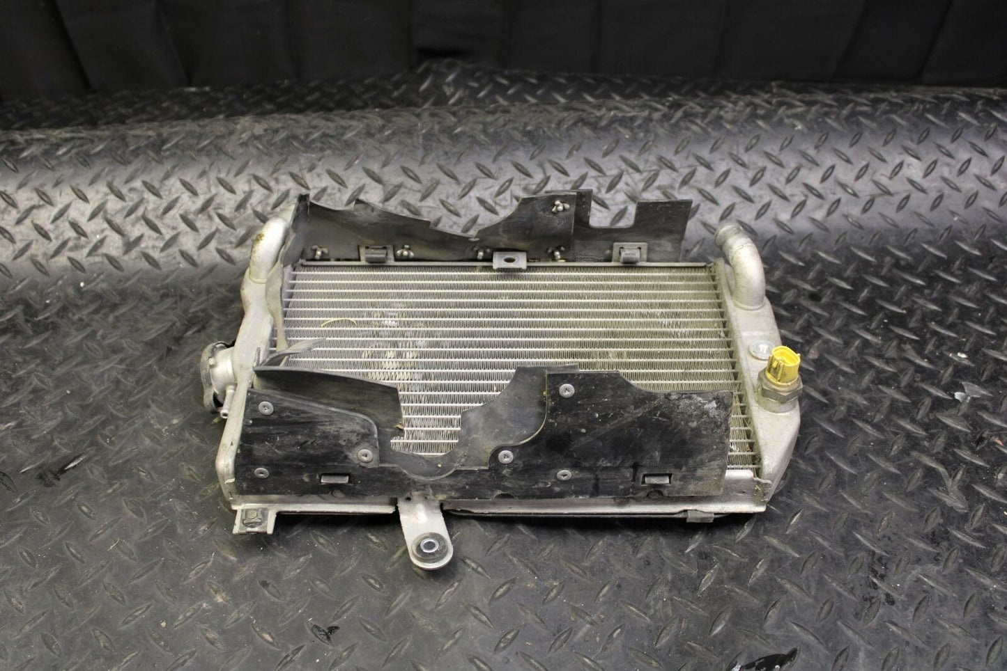07 SUZUKI BURGMAN 650 ENGINE RADIATOR MOTOR COOLER COOLING RADIATER BB183