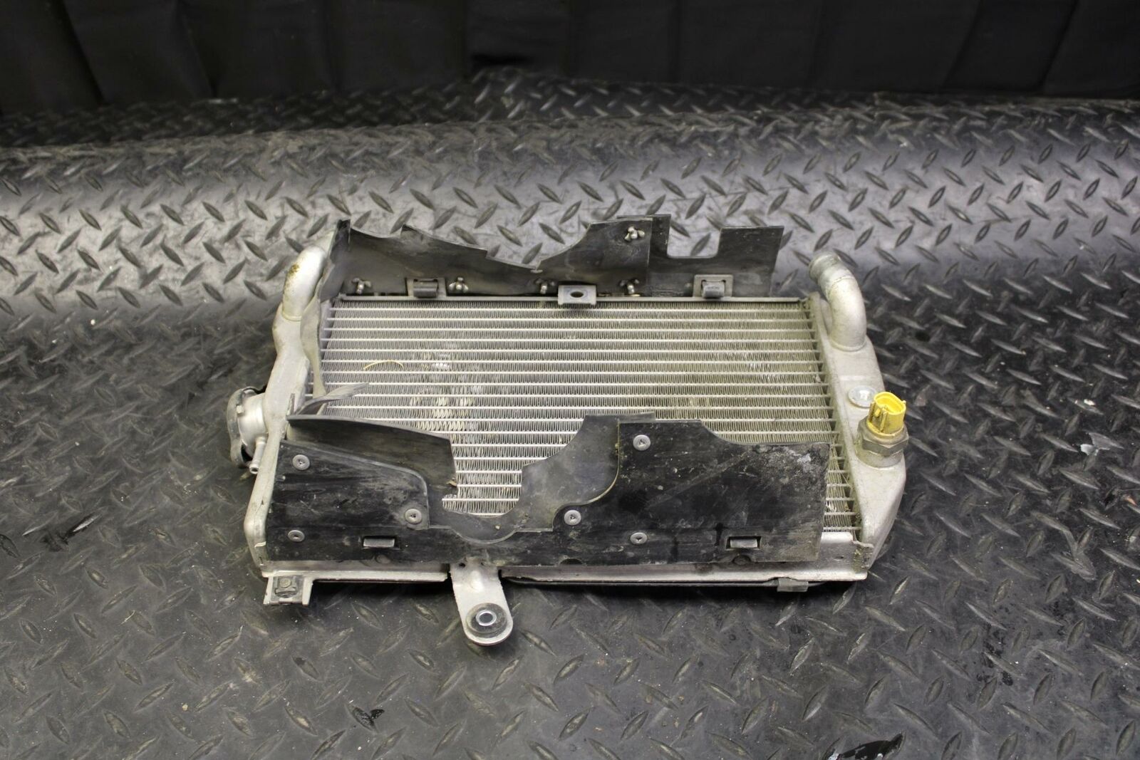 07 SUZUKI BURGMAN 650 ENGINE RADIATOR MOTOR COOLER COOLING RADIATER BB183