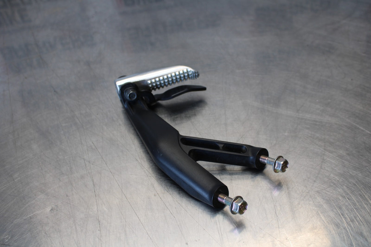 22-25 YAMAHA YZF R7 RIGHT REAR BACK PASSENGER PEG BB176