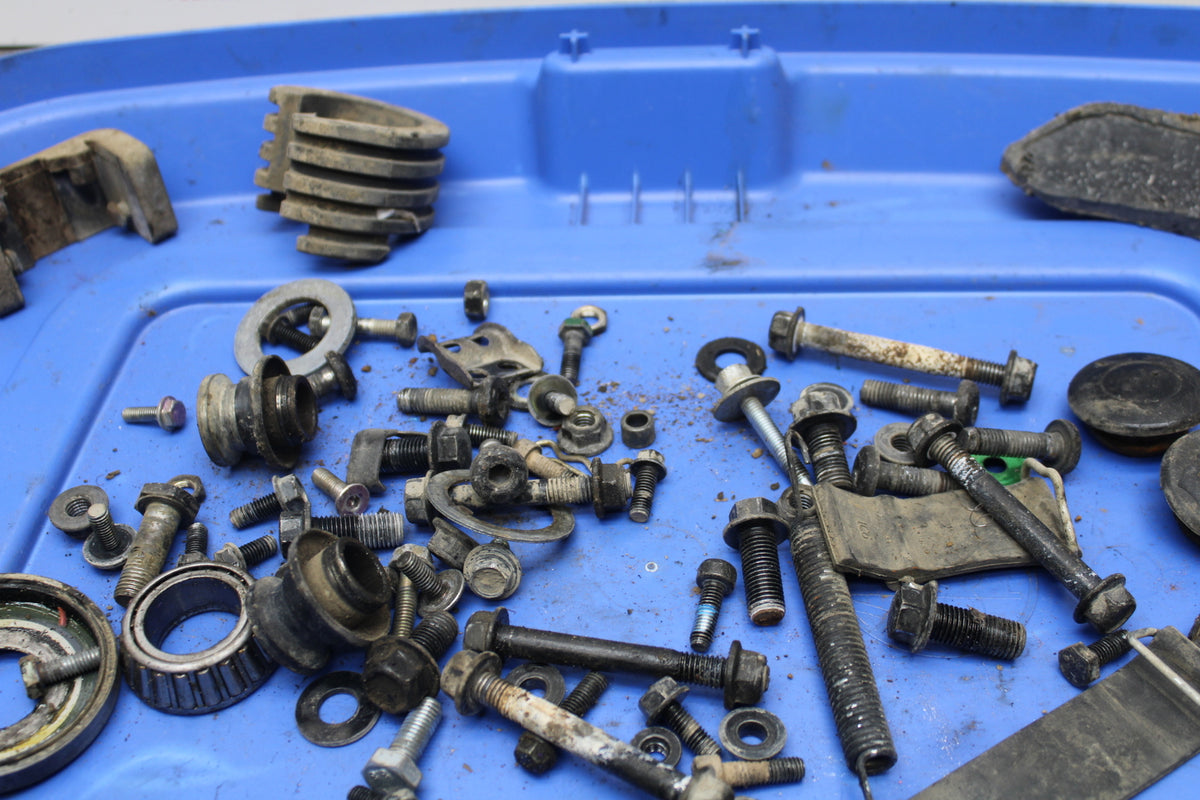 19 YAMAHA TTR230 MOUNTING BOLTS HARDWARE MOTOR SCREWS BB146