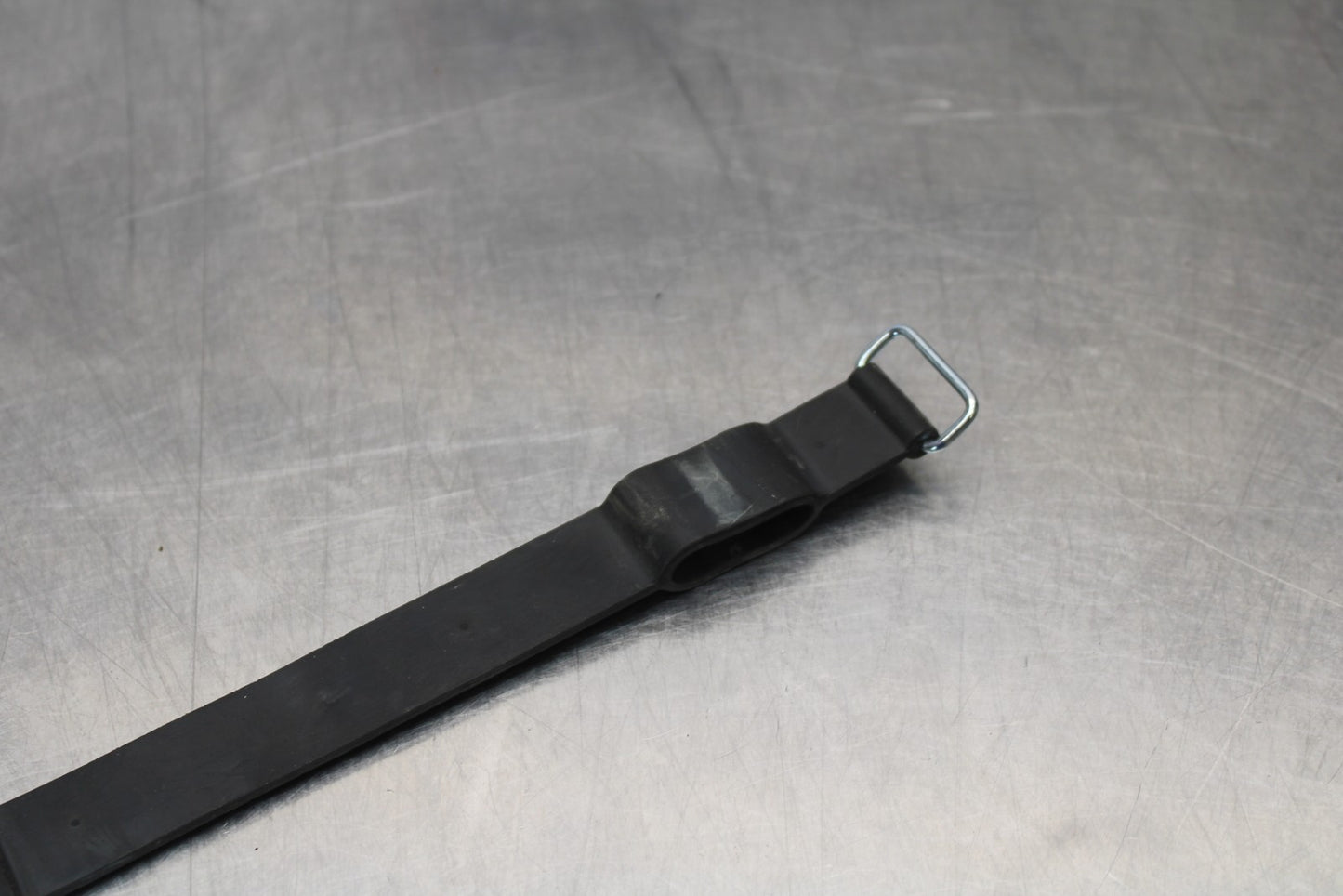 23-24 YAMAHA MT-07 BATTERY HOLD DOWN CLAMP STRAP BB194