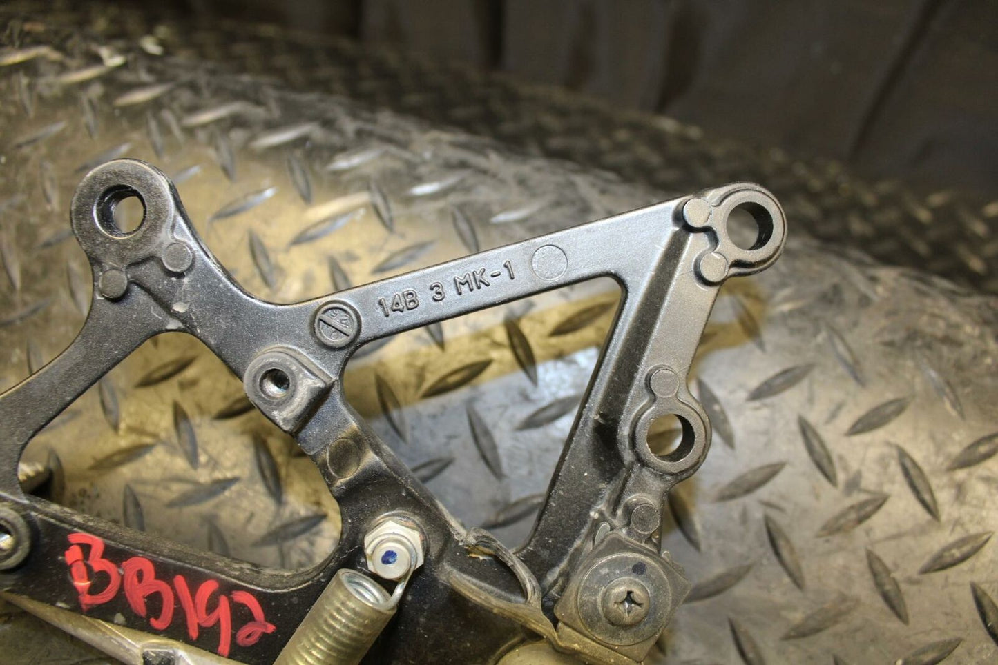 09-14 YAMAHA YZF R1 RIGHT REARSET REAR SET DRIVER FOOT PEG REST STOP BB192