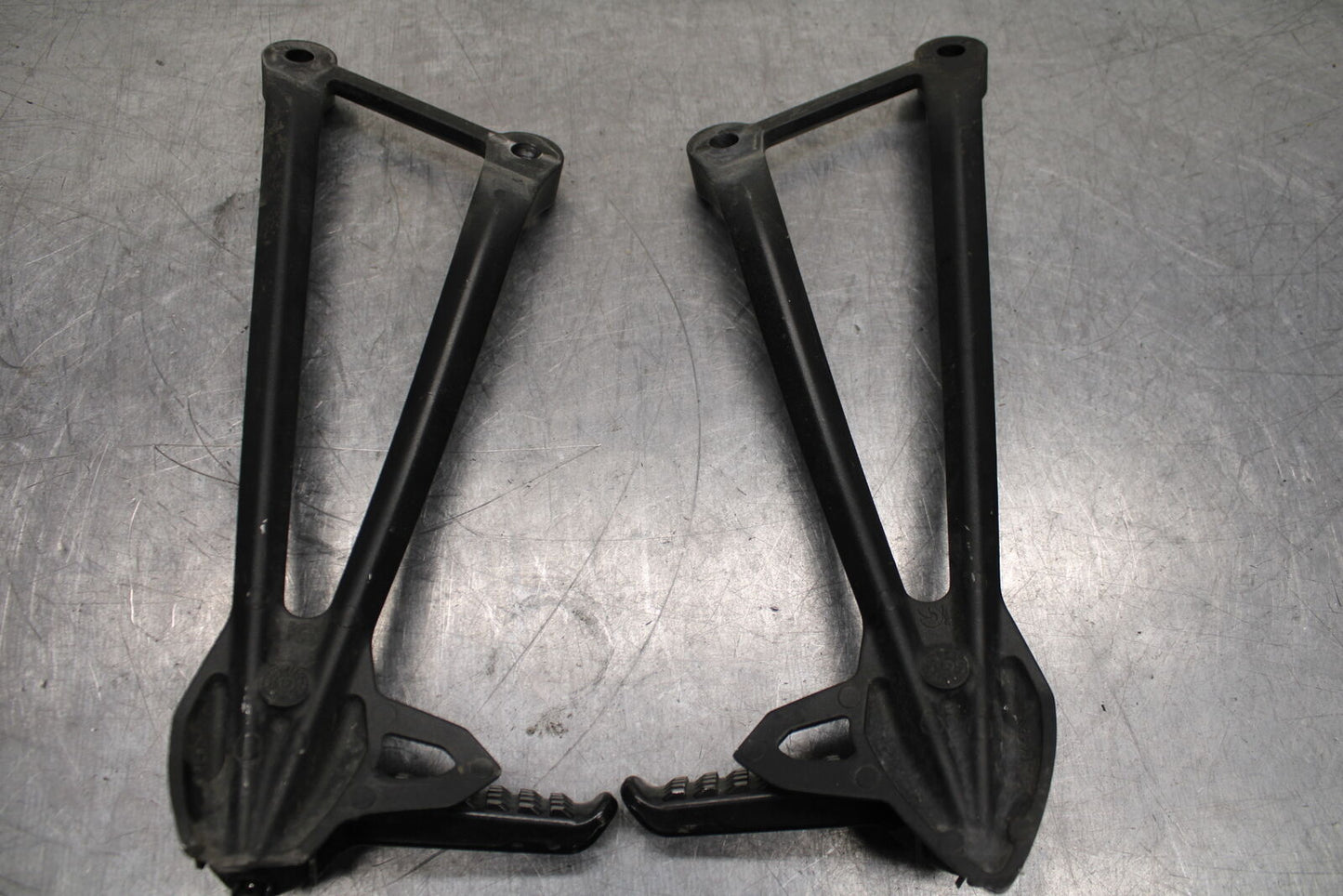 13-17 KAWASAKI NINJA ZX6R ZX636E REAR BACK PASSENGER PEG SET PAIR BB735