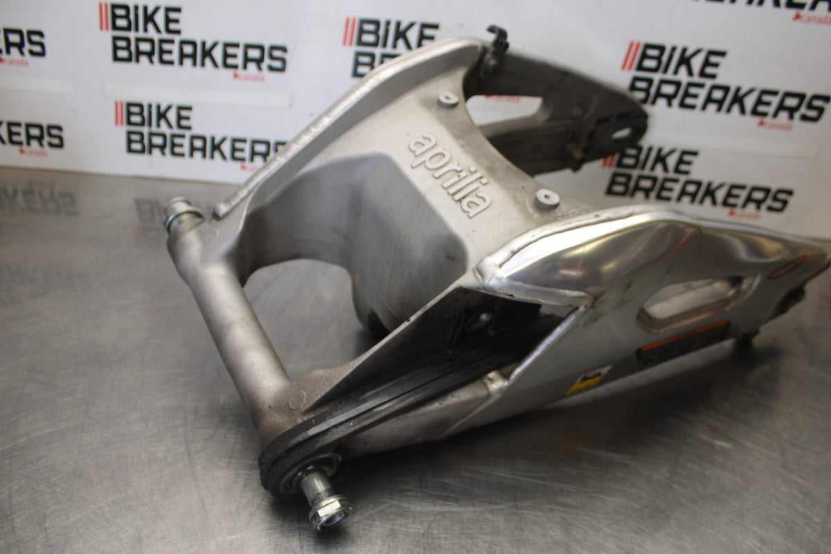 16 APRILIA TUONO V4 1100 REAR SWINGARM BACK SUSPENSION SWING ARM BB905