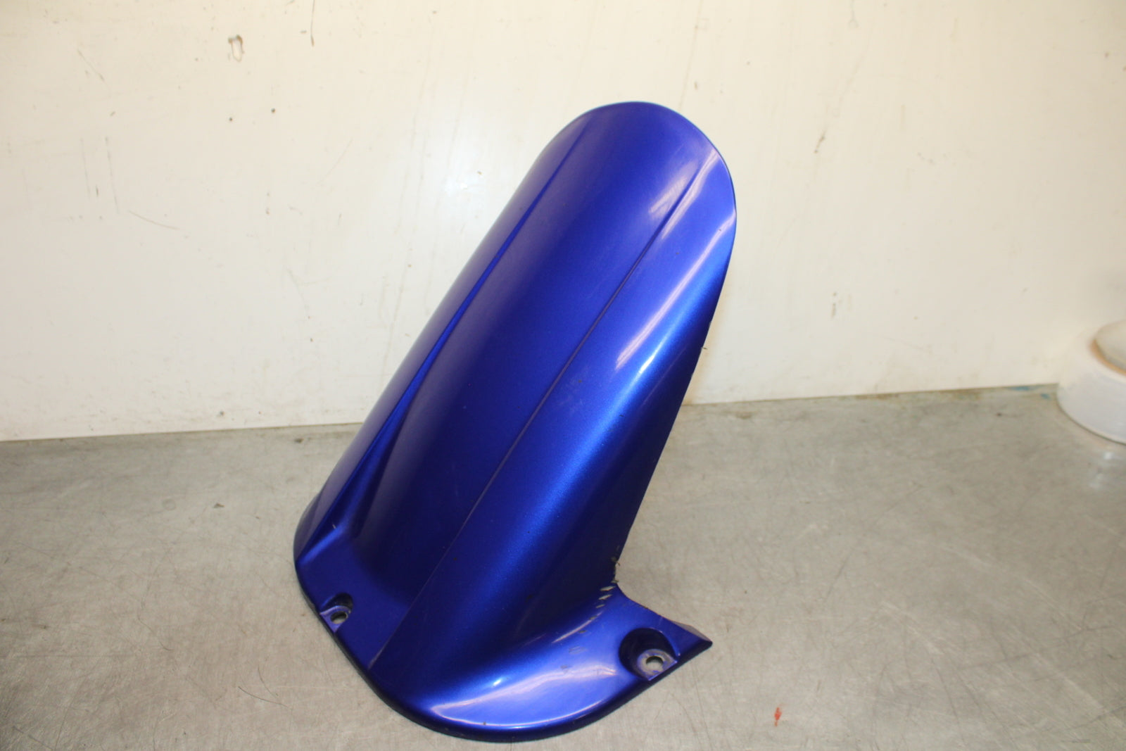 00-01 YAMAHA YZF R1 REAR BACK WHEEL TIRE HUGGER FENDER BB755
