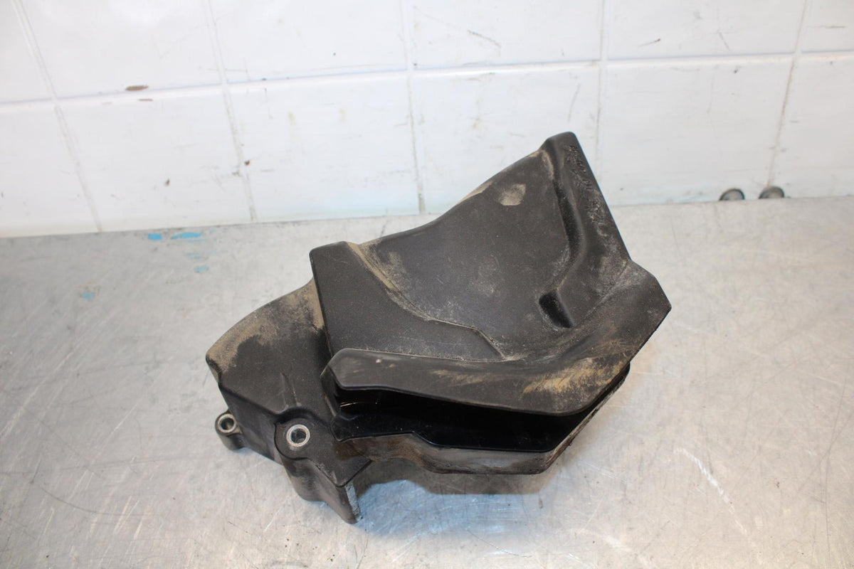 07-08 YAMAHA YZF R1 ENGINE SPROCKET COVER 4C8-15418-00-00 BB439