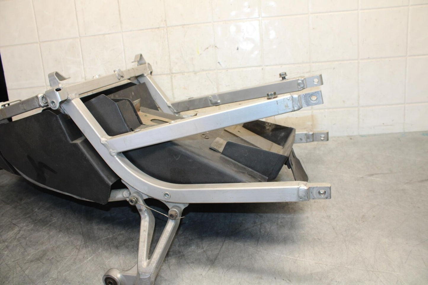 1997 Suzuki GSXR750 REAR SUBFRAME BACK SUB FRAME BB527