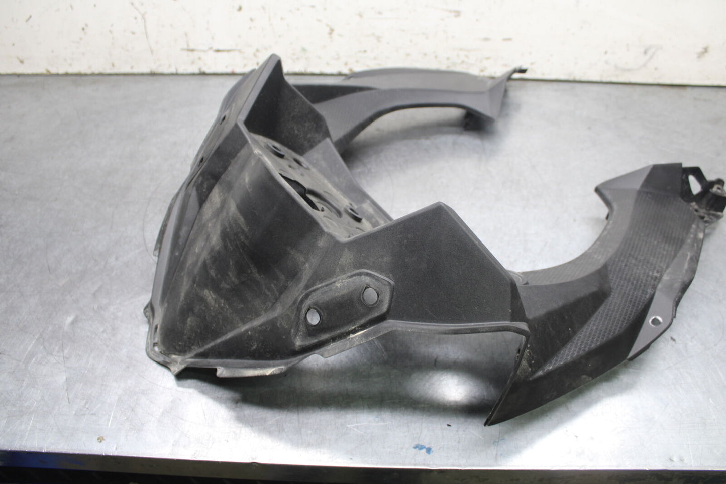18-23 KAWASAKI NINJA 400 EX400 ABS FRONT CENTER COWL GAUGE FAIRING BB747