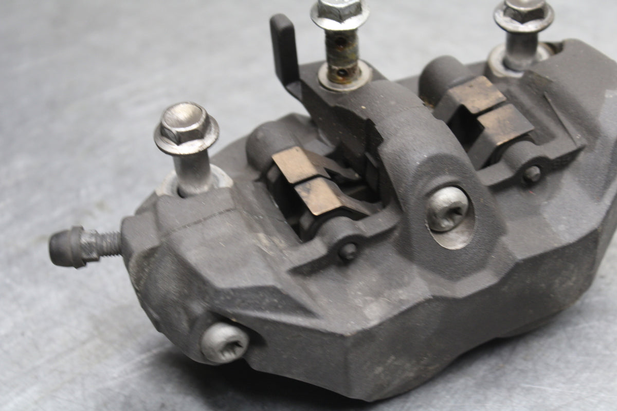 06-07 SUZUKI GSXR750 RIGHT LEFT FRONT BRAKE CALIPER SET PAIR CALIPERS BB670