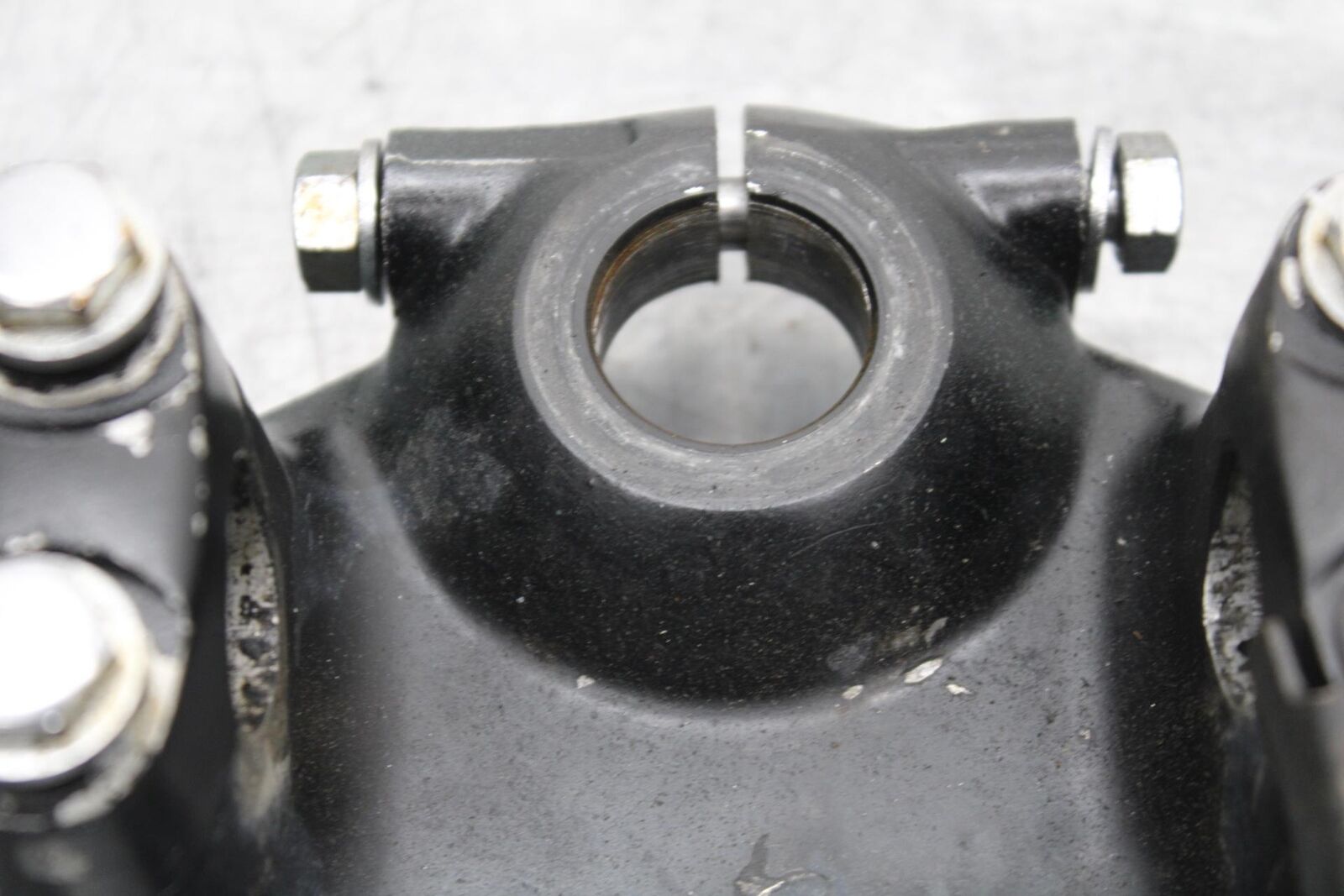 1977 Honda CB550K --- FORKS UPPER TRIPLE TREE CLAMP 53231-390-010BB592