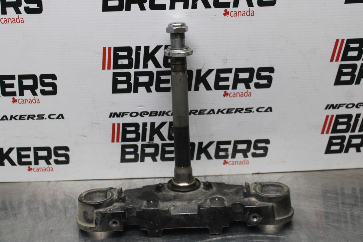 05-09 SUZUKI BOULEVARD C90 FRONT FORKS CLAMP LOWER TRIPLE TREE STEM BB791