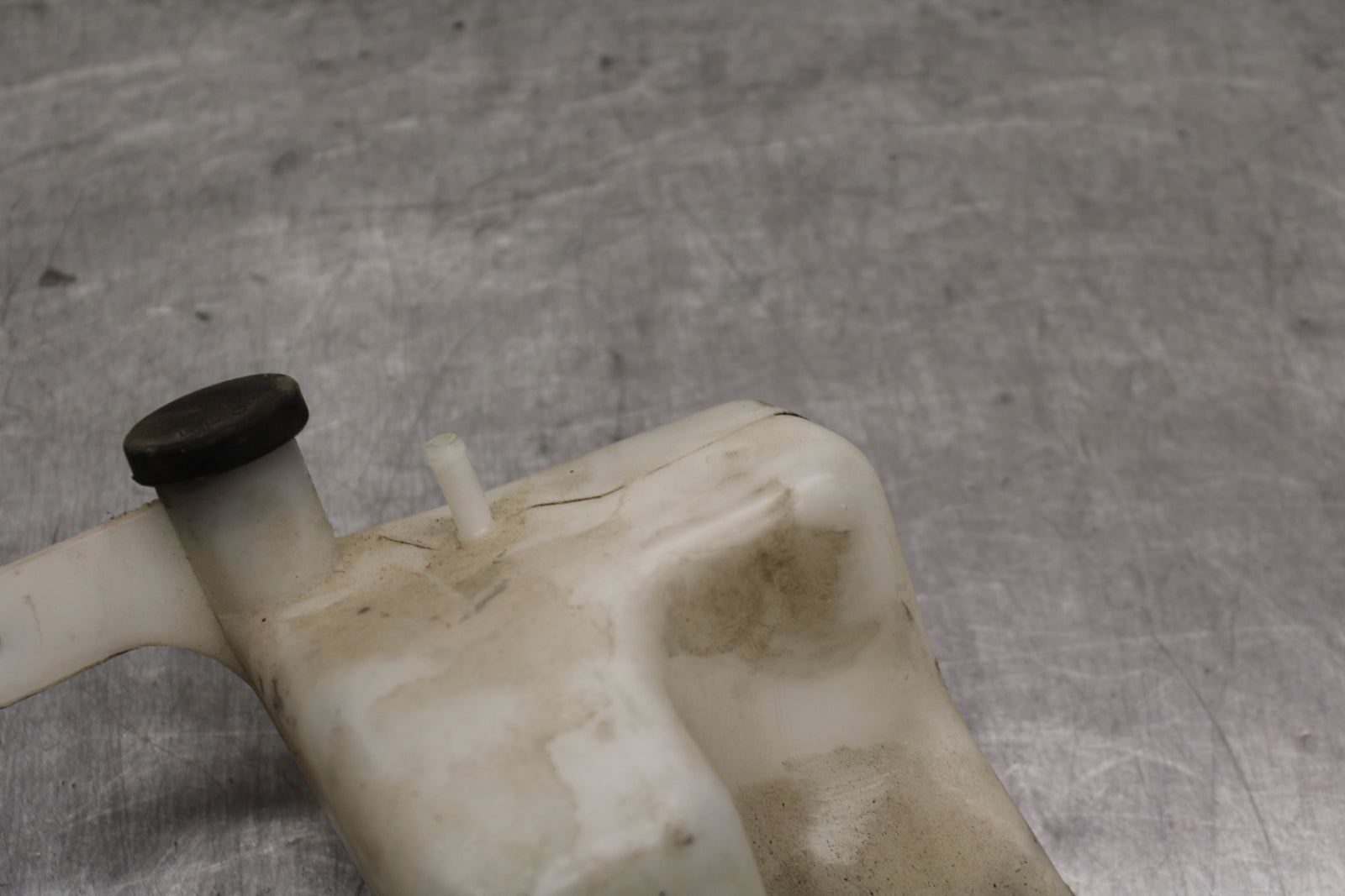 04 SUZUKI INTRUDER 800 COOLANT WATER TANK RESERVOIR BOTTLE BB758