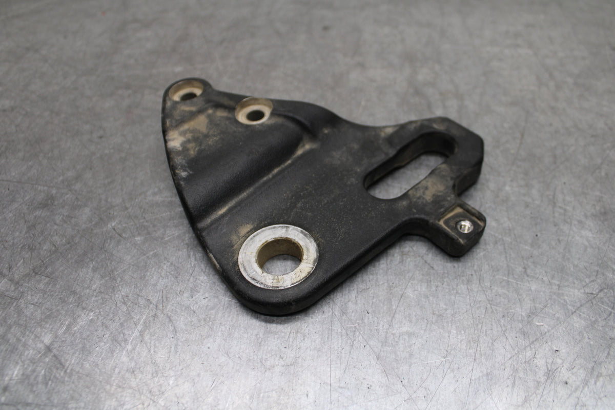 22-24 INDIAN CHIEF BOBBER DARK HORSE REAR BRAKE CALIPER HANGER MOUNTING  BB717